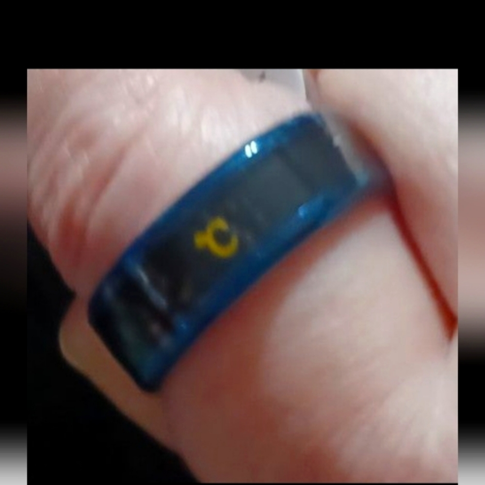 💐NWT Blue w/ black accents and is a stainless steel ring💐